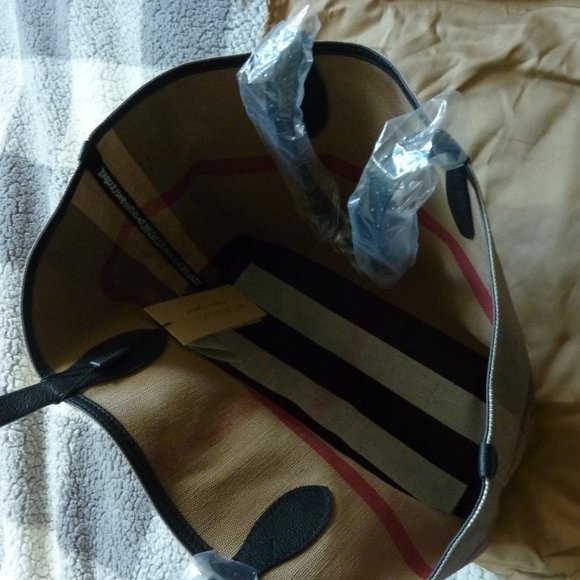 BURBERRY Medium Doodle Canvas Logo Tote Bag - Picture 8 of 15